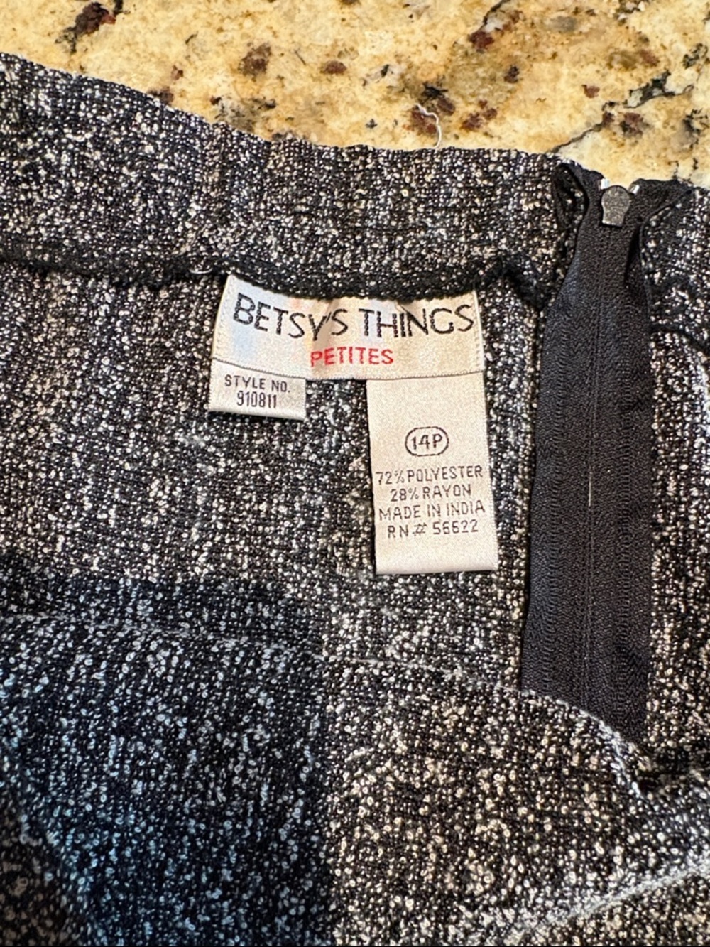 Betsy’s Things Petite Textured Knit Skirt Black / White Size 14P Vintage - Picture 3 of 3